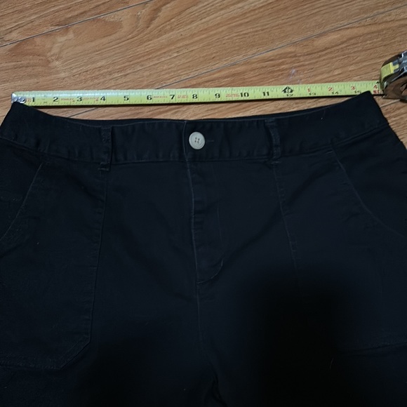 Coldwater Creek Capris - Picture 3 of 6